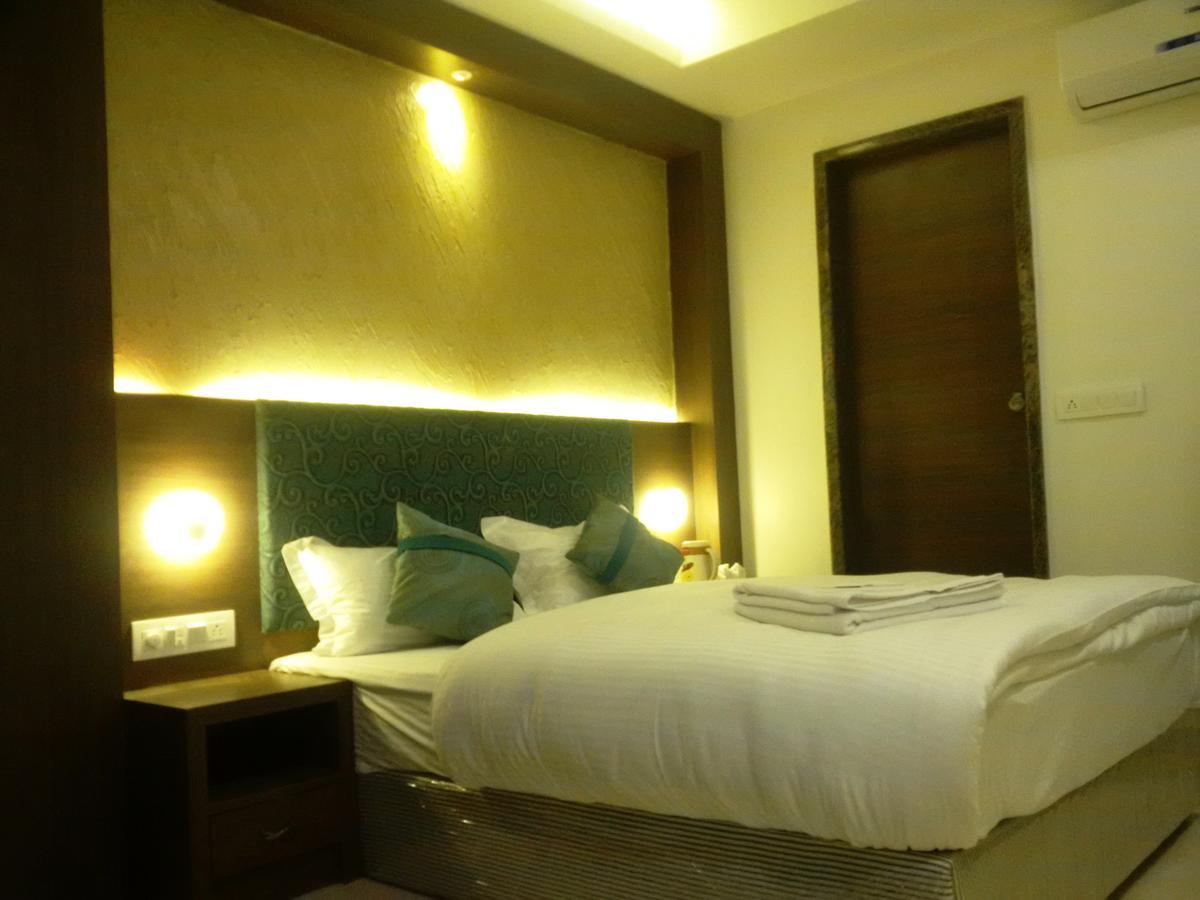 Hotel Chandragupta Ujjain Exterior photo
