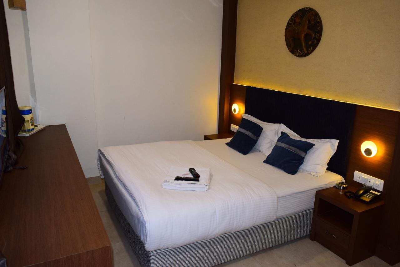 Hotel Chandragupta Ujjain Exterior photo