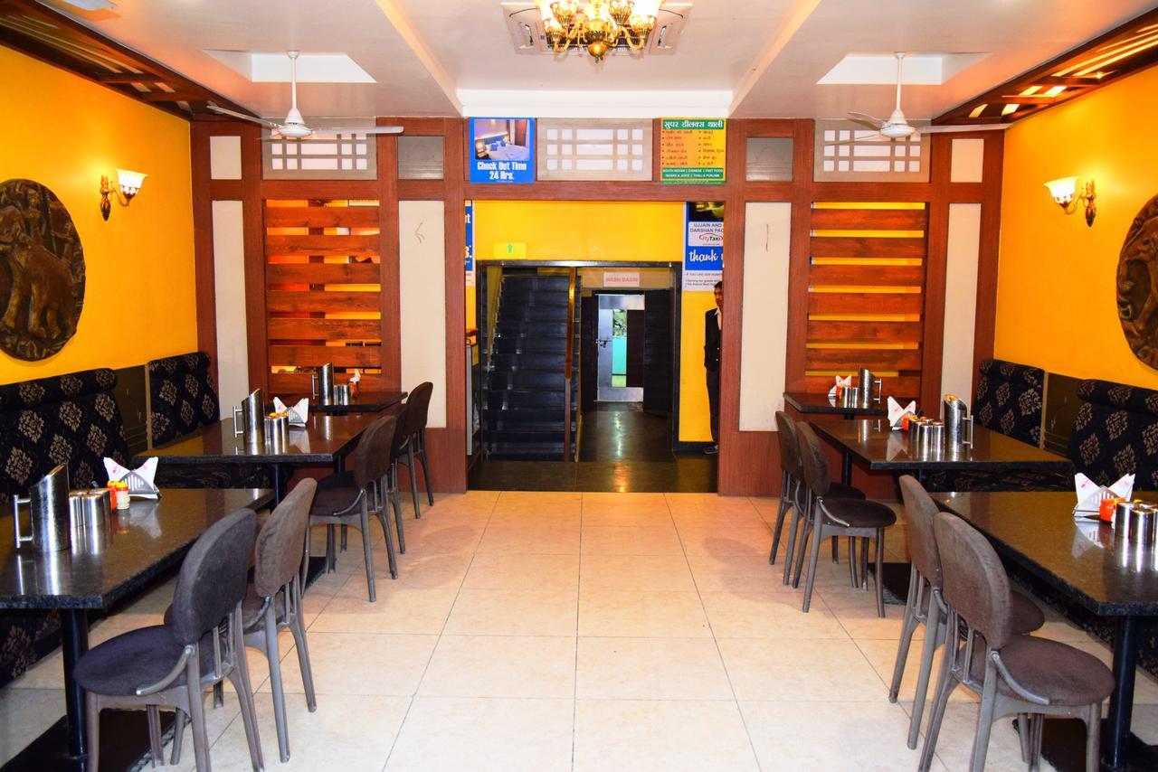 Hotel Chandragupta Ujjain Exterior photo