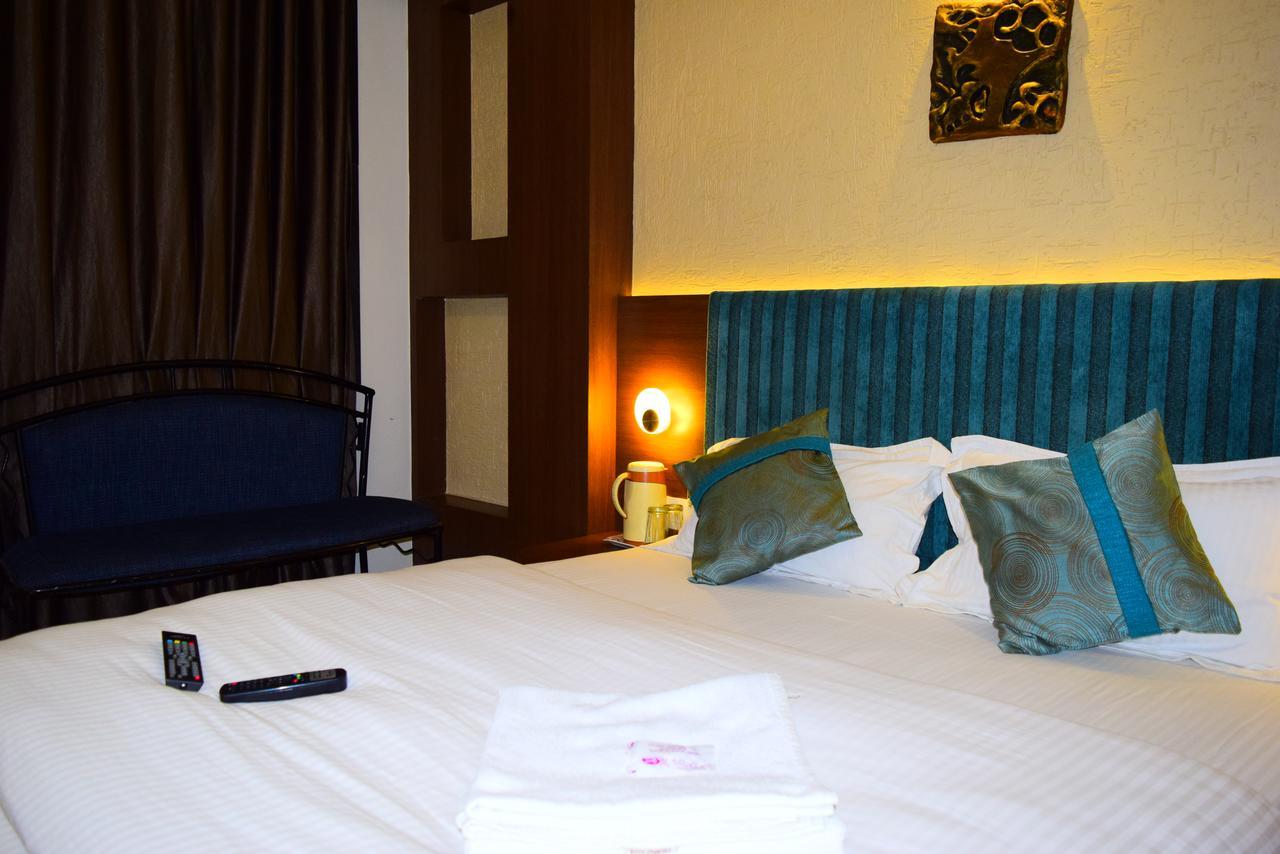 Hotel Chandragupta Ujjain Exterior photo