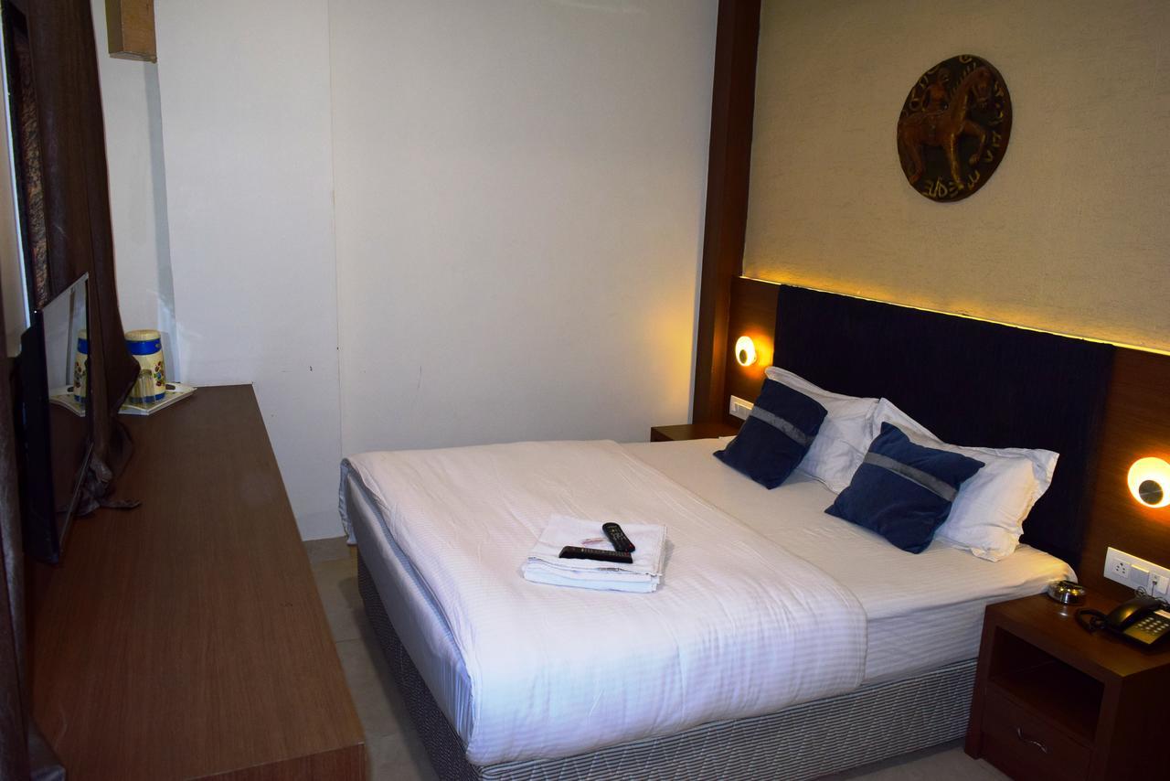 Hotel Chandragupta Ujjain Exterior photo